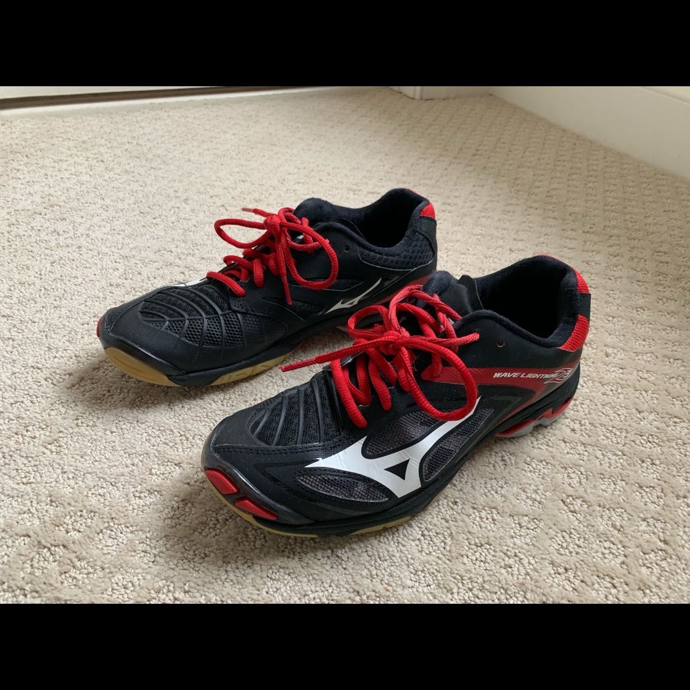 Mizuno Womens Volleyball Shoes Wave Lightning Z3.